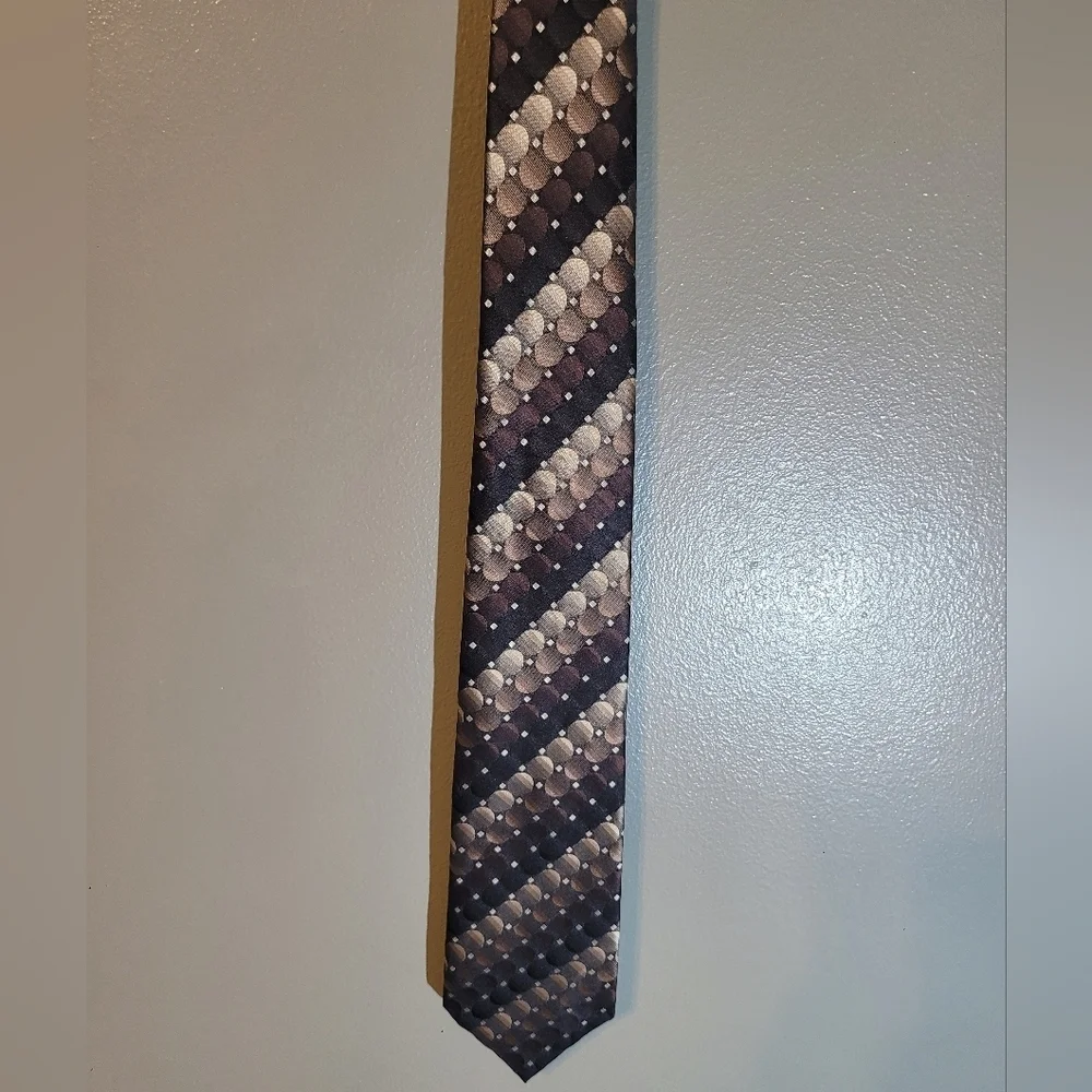 Van Heusen Black and Brown Patterned Tie